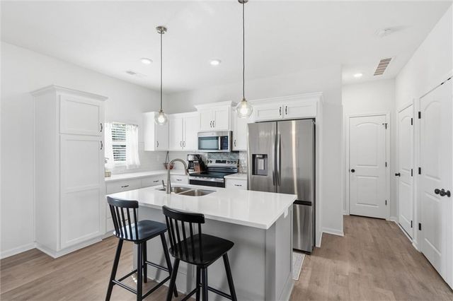1315 NE Redwood Court, Oak Grove, MO 64075