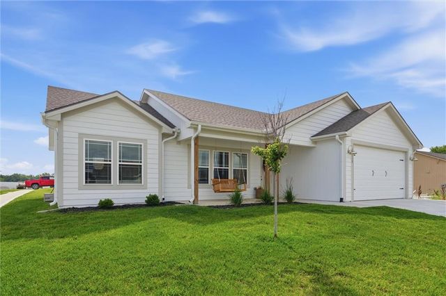 1315 NE Redwood Court, Oak Grove, MO 64075