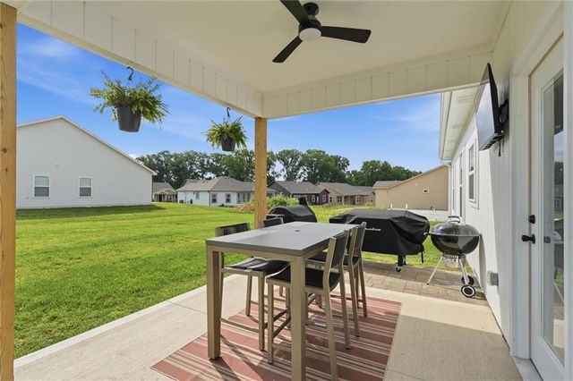 1315 NE Redwood Court, Oak Grove, MO 64075