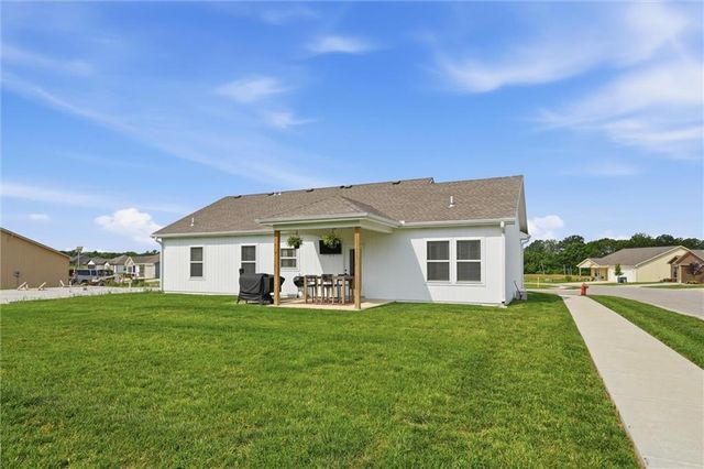 1315 NE Redwood Court, Oak Grove, MO 64075