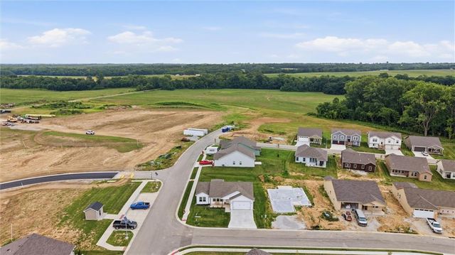1315 NE Redwood Court, Oak Grove, MO 64075