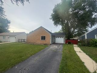 5 Denham Drive, Montgomery, IL 60538