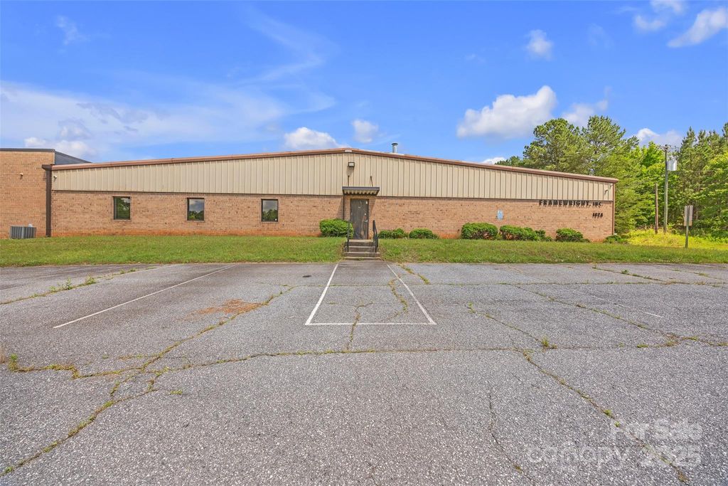 1824 Brian Drive NE, Conover, NC 28613