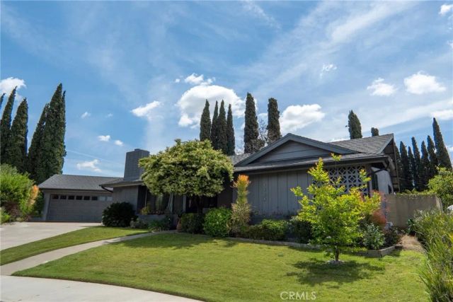 1304 E Carleton Avenue, Orange, CA 92867