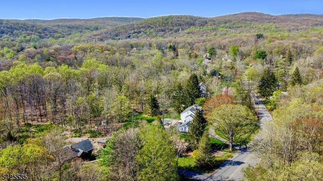 126 Meriden Rd, Rockaway Twp., NJ 07866