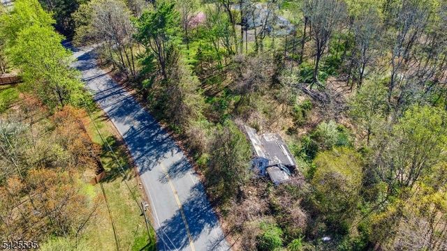 126 Meriden Rd, Rockaway Twp., NJ 07866