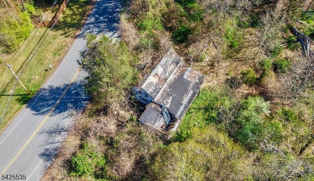 126 Meriden Rd, Rockaway Twp., NJ 07866