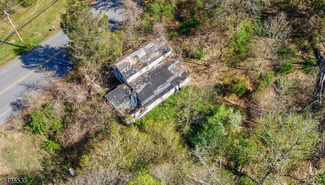 126 Meriden Rd, Rockaway Twp., NJ 07866
