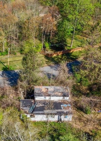 126 Meriden Rd, Rockaway Twp., NJ 07866