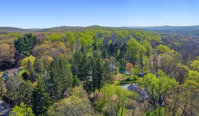 126 Meriden Rd, Rockaway Twp., NJ 07866