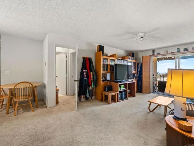 3658 Clairemont Drive 3C, San Diego, CA 92117