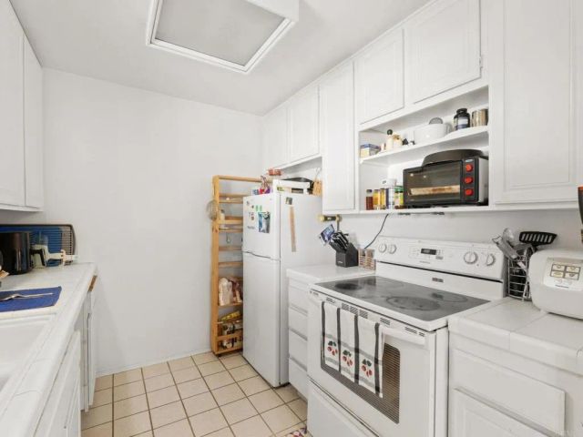 3658 Clairemont Drive 3C, San Diego, CA 92117