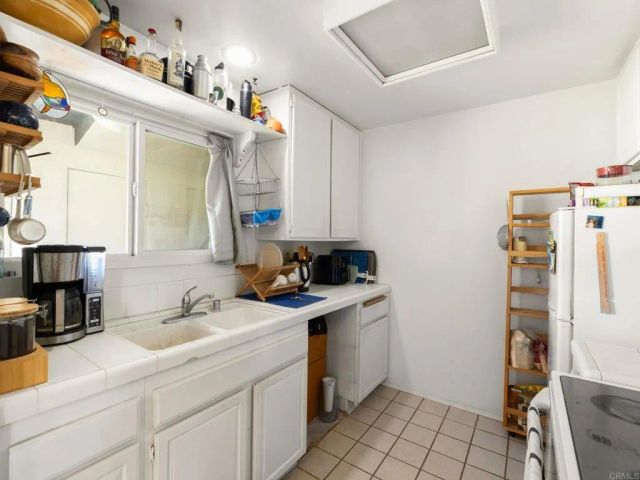 3658 Clairemont Drive 3C, San Diego, CA 92117