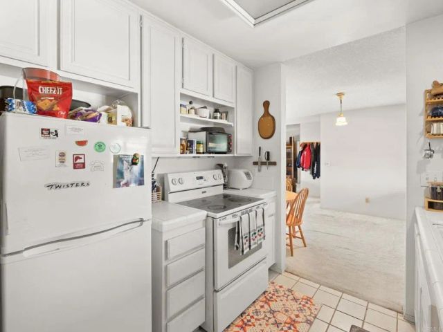 3658 Clairemont Drive 3C, San Diego, CA 92117