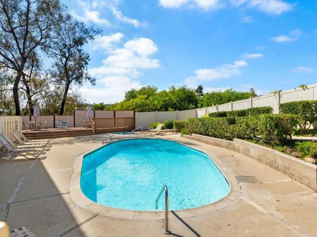 3658 Clairemont Drive 3C, San Diego, CA 92117