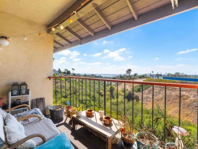 3658 Clairemont Drive 3C, San Diego, CA 92117