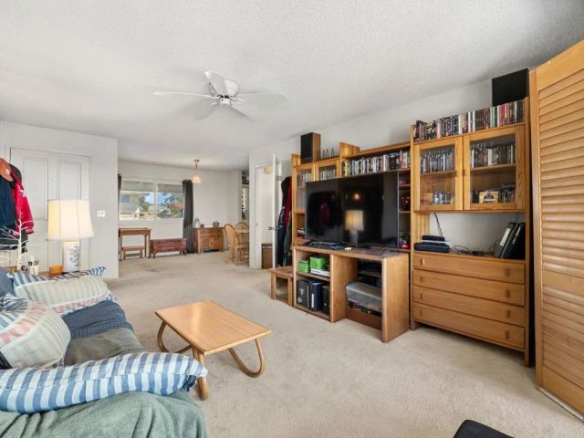 3658 Clairemont Drive 3C, San Diego, CA 92117