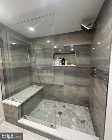 16 PEACHTREE LN, Burlington, NJ 08016