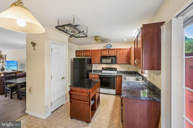 87 HORSESHOE DR, Douglassville, PA 19518