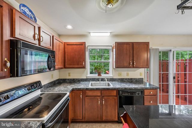 87 HORSESHOE DR, Douglassville, PA 19518