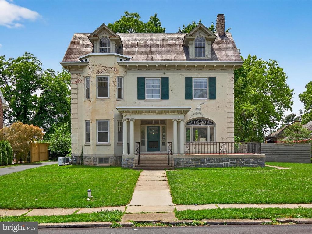 1070 WHEATLAND AVE, Lancaster, PA 17603