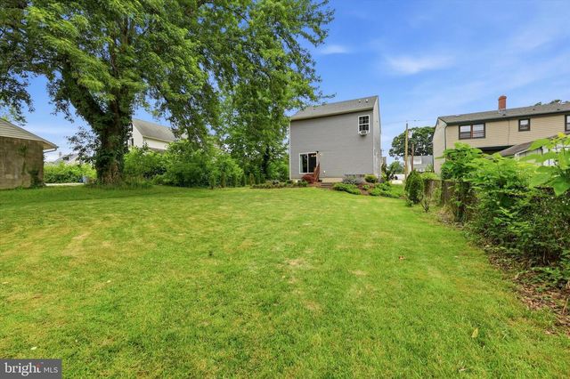 208 E LAFAYETTE AVE, Magnolia, NJ 08049