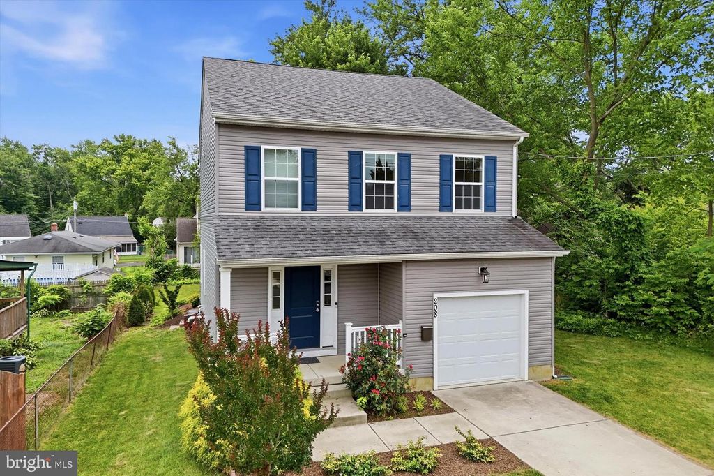 208 E LAFAYETTE AVE, Magnolia, NJ 08049