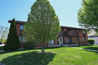 10352 Whitnall Edge COURT #101, Franklin, WI 53132