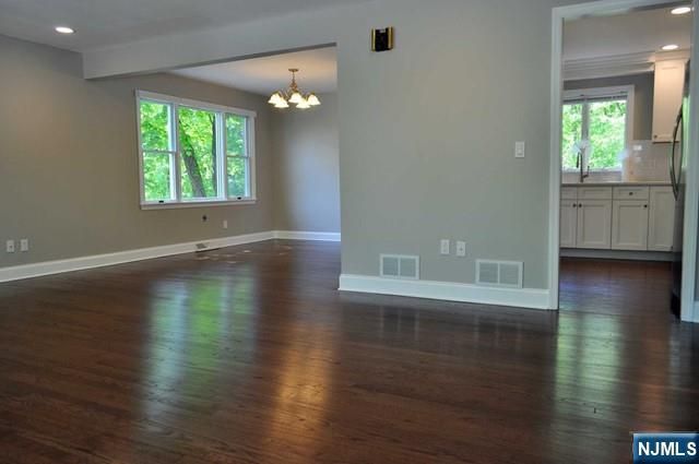 176 Yawpo Avenue, Oakland, NJ 07436