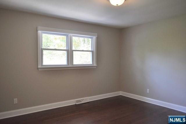 176 Yawpo Avenue, Oakland, NJ 07436