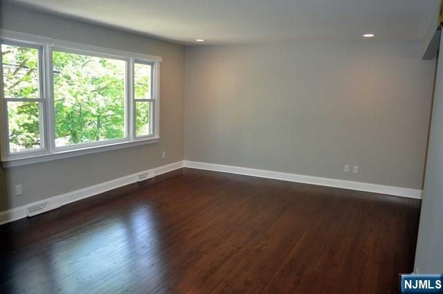 176 Yawpo Avenue, Oakland, NJ 07436