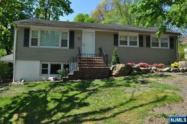 176 Yawpo Avenue, Oakland, NJ 07436
