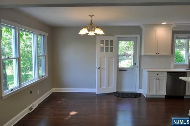 176 Yawpo Avenue, Oakland, NJ 07436