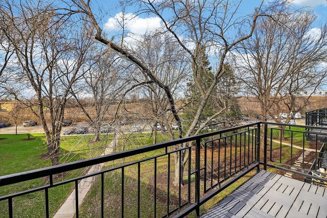 1188 Royal Glen Drive 311, Glen Ellyn, IL 60137