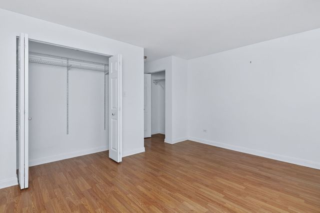 1188 Royal Glen Drive 311, Glen Ellyn, IL 60137