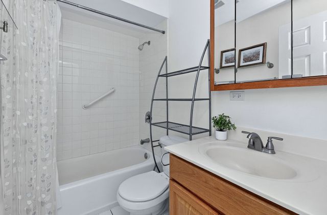 1188 Royal Glen Drive 311, Glen Ellyn, IL 60137