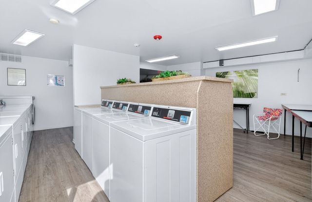 1188 Royal Glen Drive 311, Glen Ellyn, IL 60137