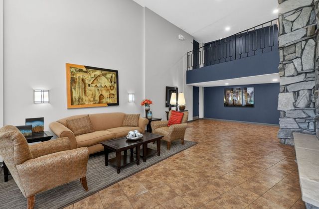 1188 Royal Glen Drive 311, Glen Ellyn, IL 60137