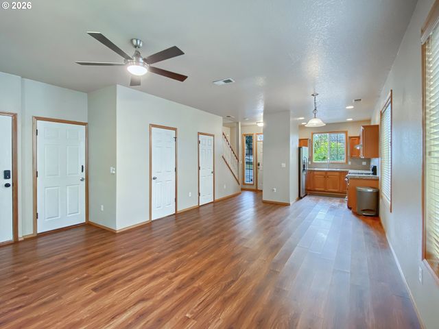 5021 Sw POMONA St, Portland, OR 97219