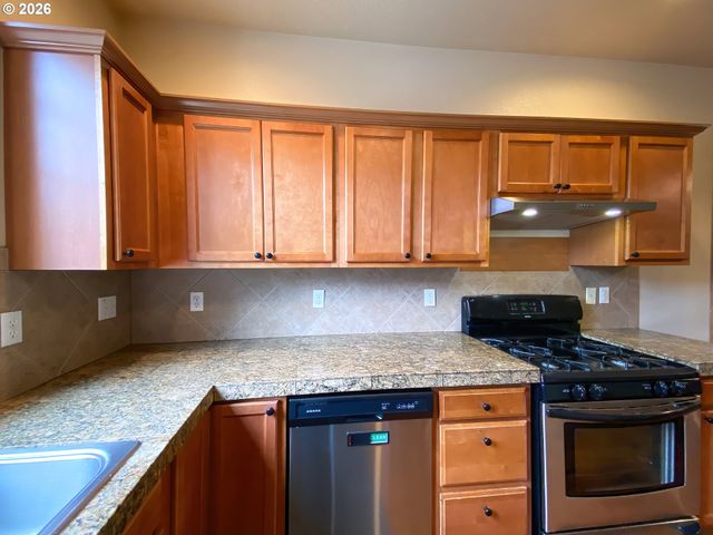 5021 Sw POMONA St, Portland, OR 97219