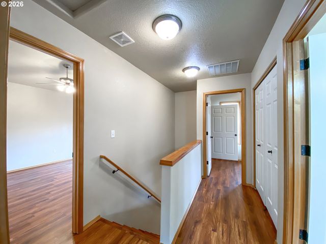 5021 Sw POMONA St, Portland, OR 97219