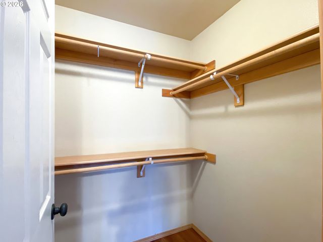 5021 Sw POMONA St, Portland, OR 97219