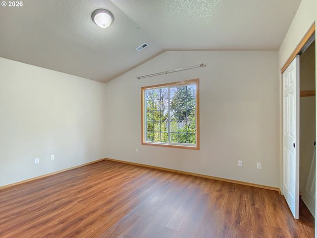 5021 Sw POMONA St, Portland, OR 97219