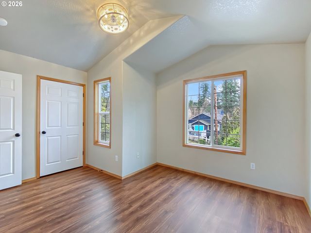 5021 Sw POMONA St, Portland, OR 97219