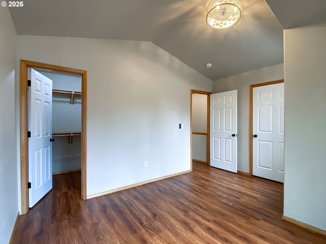 5021 Sw POMONA St, Portland, OR 97219