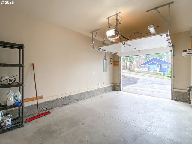 5021 Sw POMONA St, Portland, OR 97219