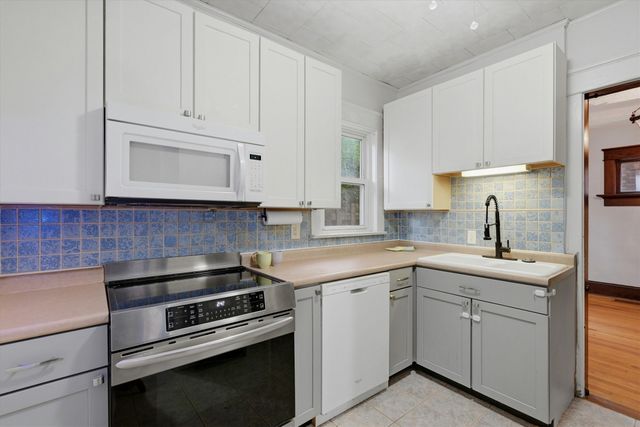645 DOWNING Court, Erie, PA 16507