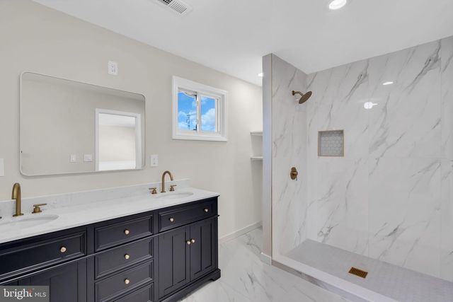 101 CLEARWATER DR, Forked River, NJ 08731