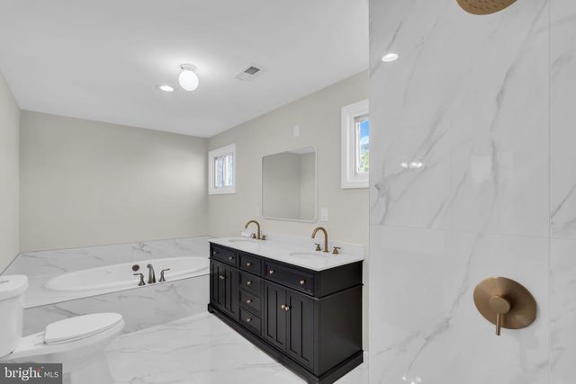 101 CLEARWATER DR, Forked River, NJ 08731