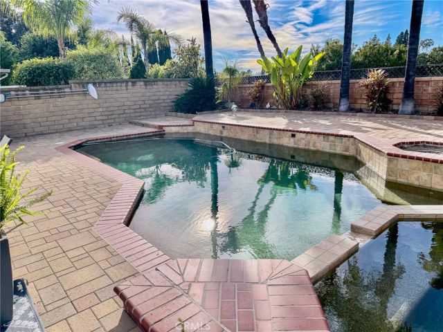 21865 Jinetes, Mission Viejo, CA 92691